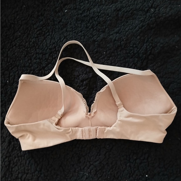 Victoria's Secret Beige Lace Trim flexible wire Bra - Picture 4 of 6